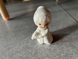 Porzellan Figur Mädchen Selection MB / H7 cm