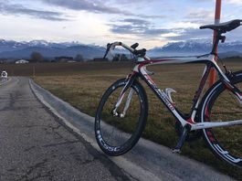Pinarello FP3 Carbon Rennvelo mit hohen aero Felge