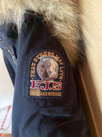Daunenmantel von Parajumpers mit Echtfellbesatz (S)