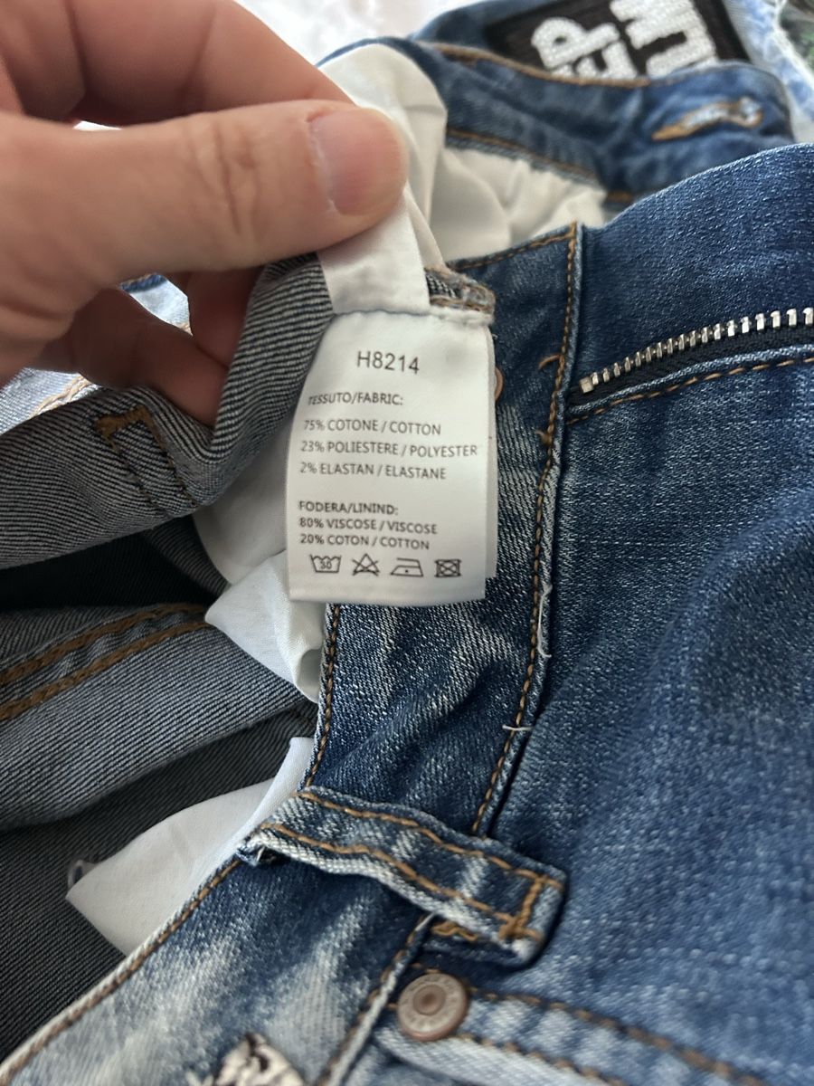 Jeans: Jeans mit Comic-Patches / Destroyed Look Gr. S – Usato da Winterthur venduto da celine_benz 5