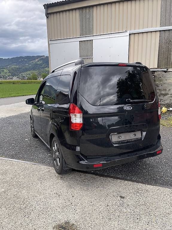 Automobili: Ford Tourneo Courier – Usato da Altstätten SG venduto da lau_8yhc 1
