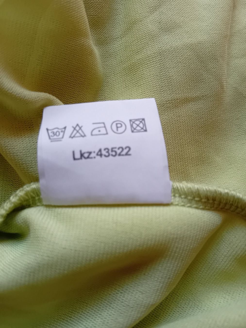 Tops: Trendy Sommertop: Hellgrün, One-Shoulder, Gr. M – Neu und originalverpackt aus Rüthi (Rheintal) von titlis07 5