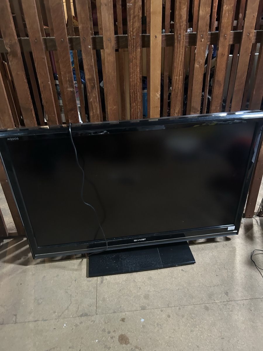 Sharp Televisori: Tv Sharp – Usato da Basel venduto da Krisztina.na