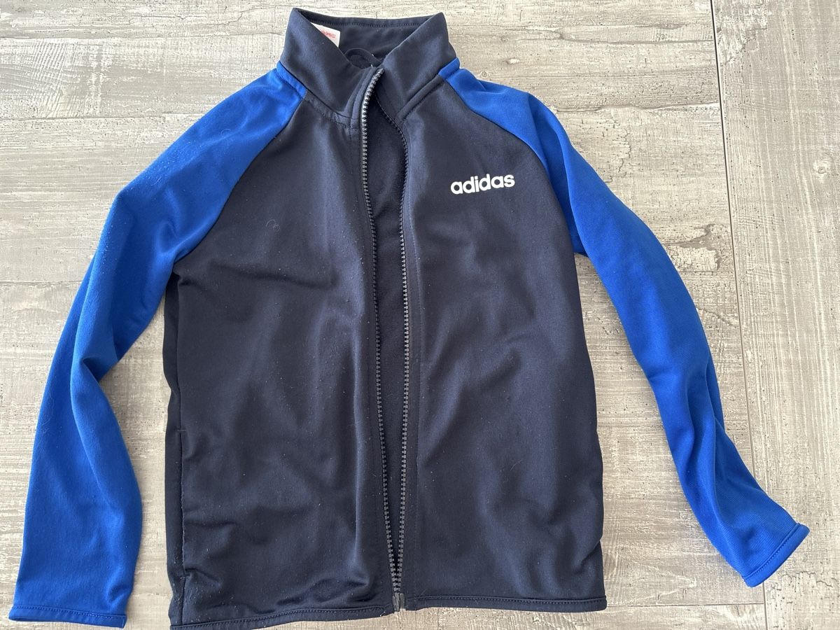 Adidas Giacche: Adidas Jäckchen 128 – Usato da Schliern b. Köniz venduto da Giulae
