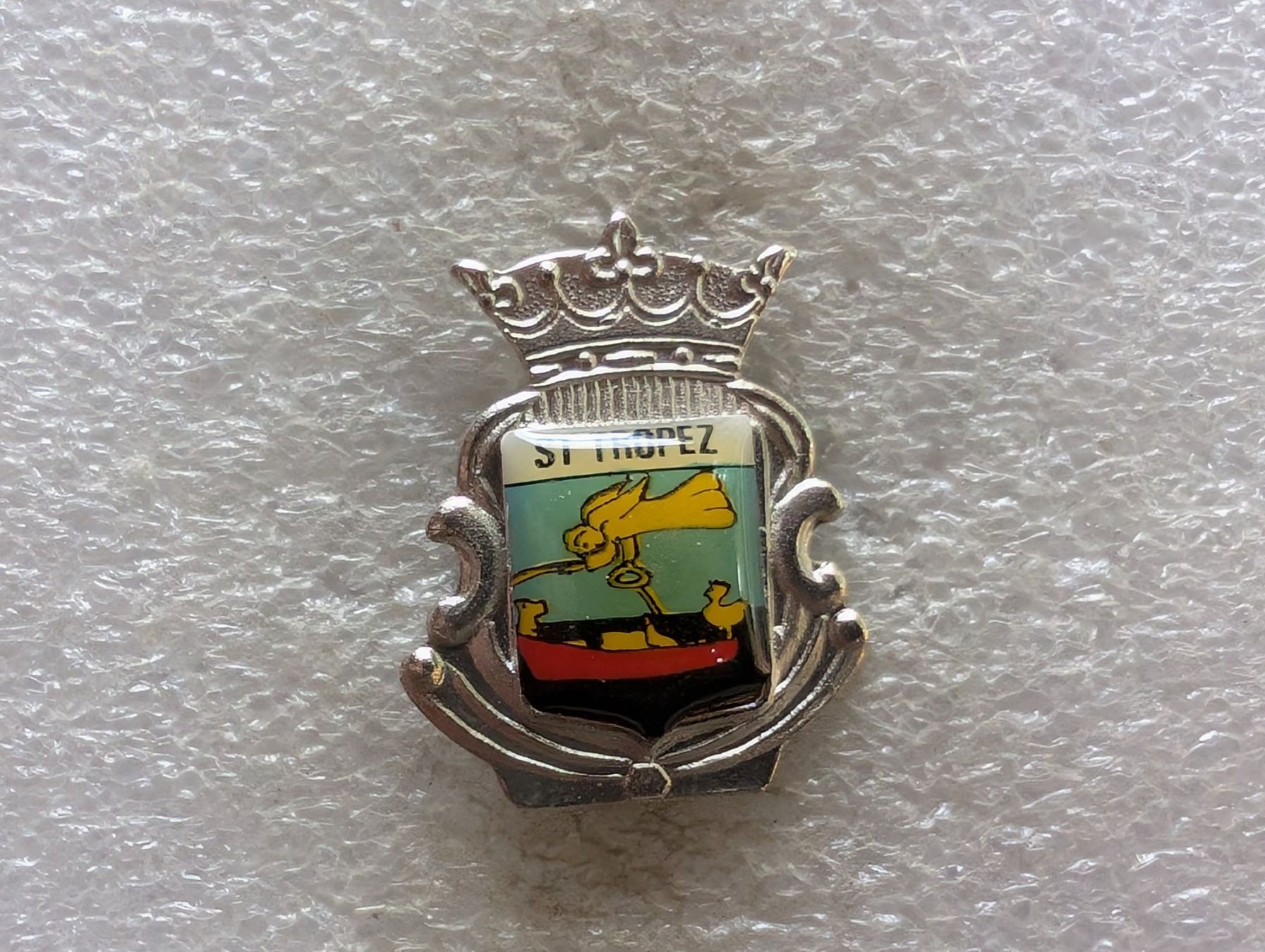 Plaketten & Abzeichen: Ansteckpin 218: St. Tropez – Gebraucht aus Oppligen von Pin-Fall-Shop
