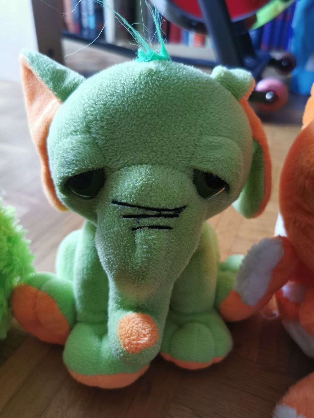Jouets: Plüschpinguin, - Fisch und Elefant – D'occasion à Basel par grandfamily 2