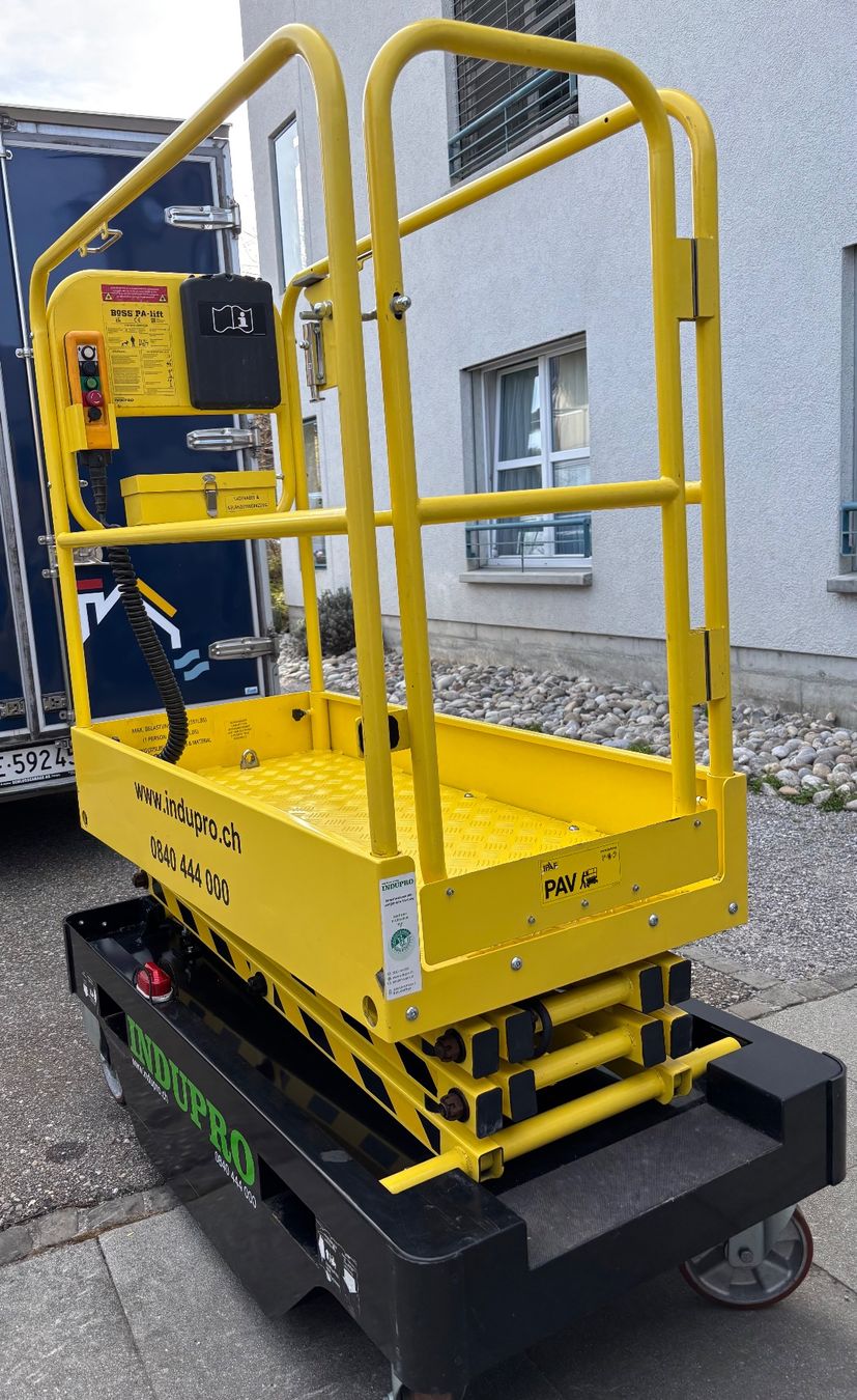 Hebebühne & Wagenheber: Micro Scherenbühne – Gebraucht aus Huttwil von Feger0 1