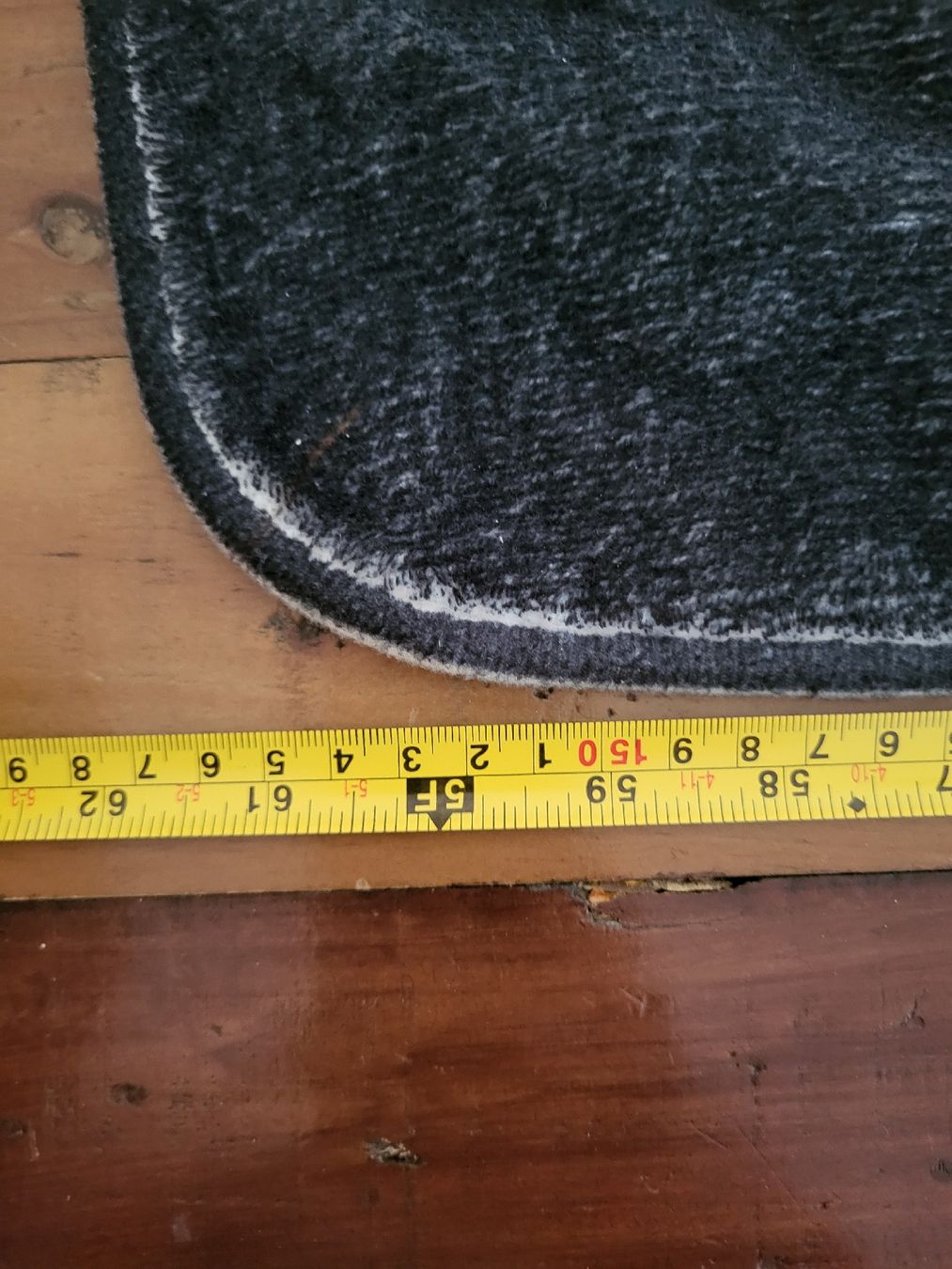Tappeti: Long tapis éclipse solaire feu 50x150 cm – Usato da Ursy venduto da Tchoupitchou 4