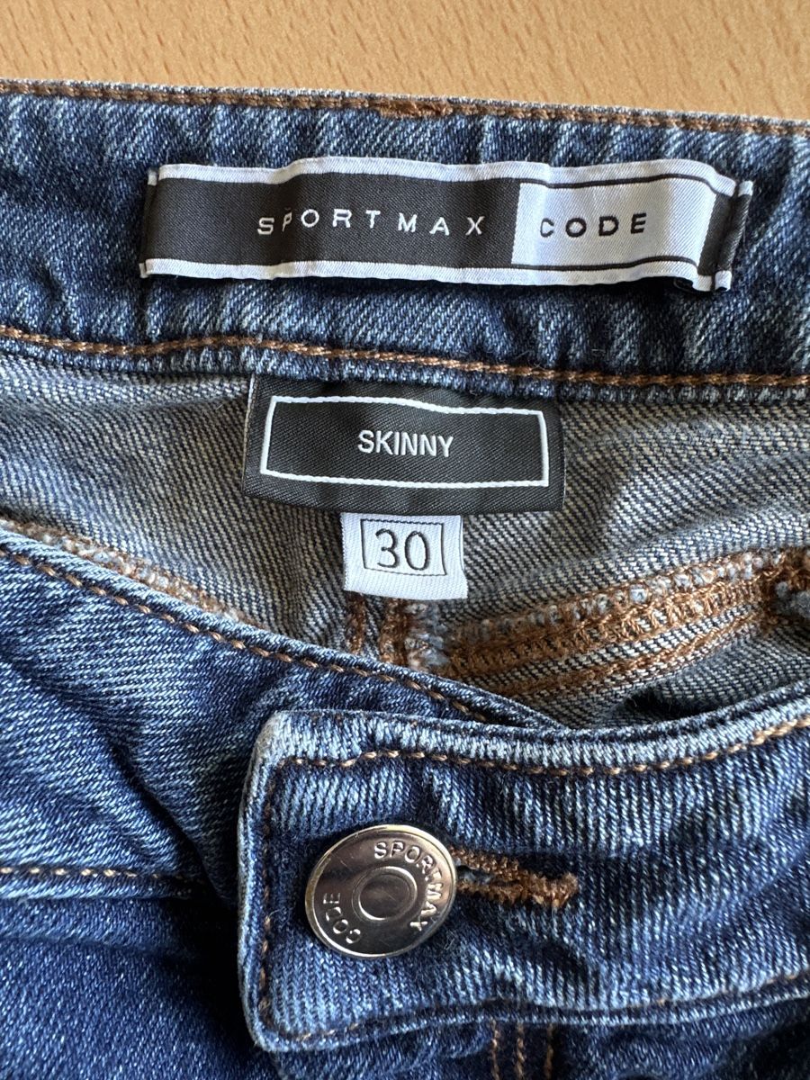 Max Mara Jeans: Jean Max Mara Sportmax Code, taille 30, coupe skinny, coton – Nuovo (secondo la descrizione) da St-Saphorin-Morges venduto da mac_7tvq 3