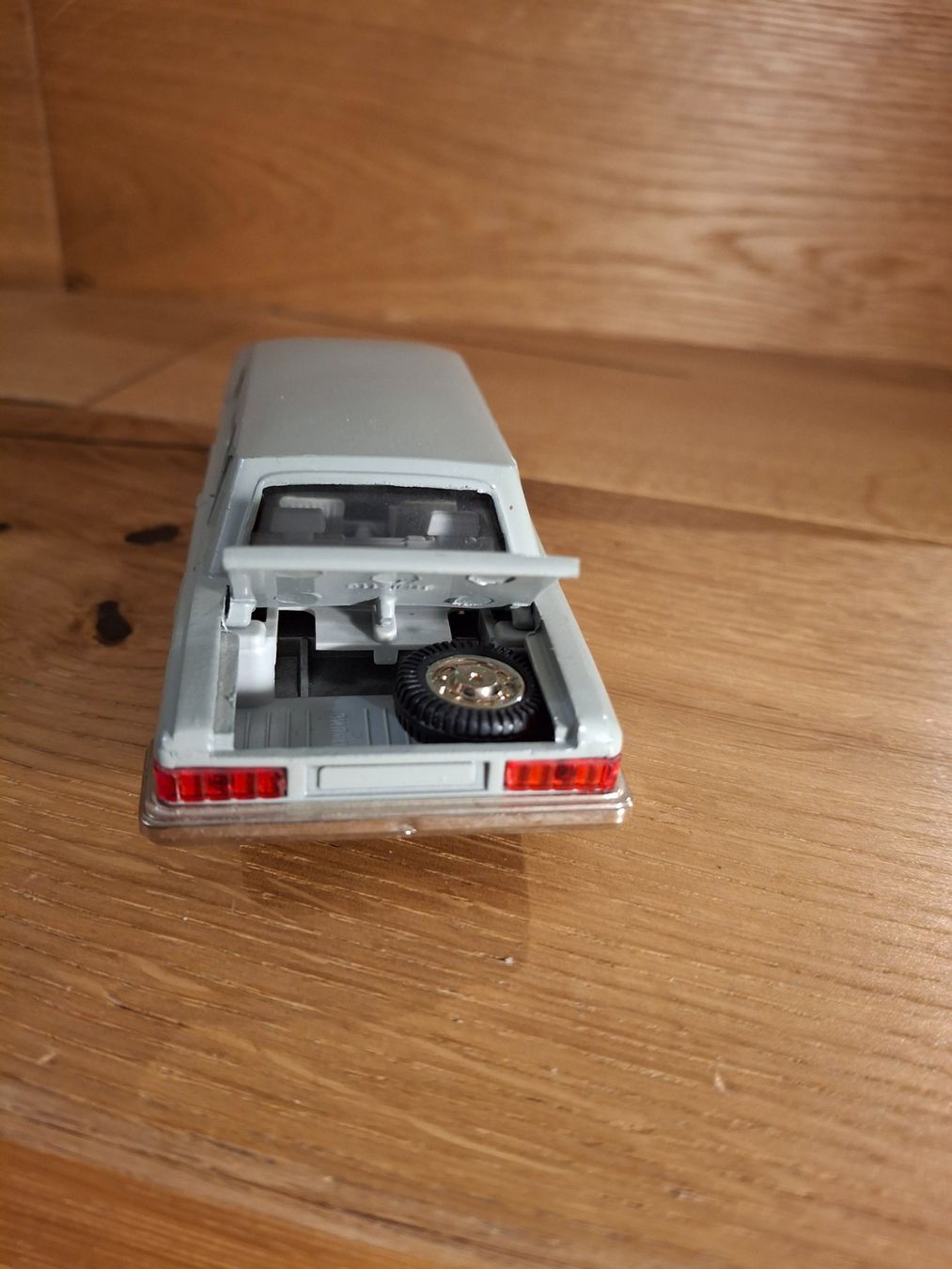 Modellautos: ZIL 115 / 1:43 – Gebraucht aus Horriwil von TOKYONIGHTS 2