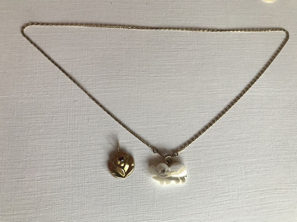 Sonstiger Schmuck: Collier plaqué or et deux pendentifs  – Gebraucht aus Grimisuat von eliseba88 1