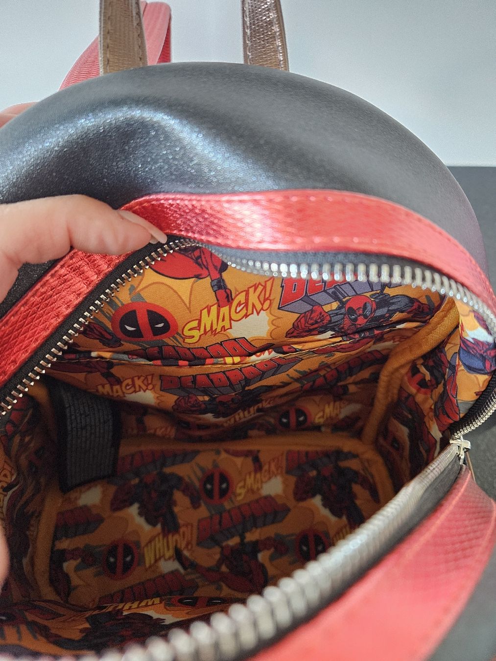 Loungefly Zaini: Loungefly Deadpool Marvel – neuf avec étiquette – Nuovo e nell'imballaggio originale da Morges venduto da Mlle_Croft_91 7