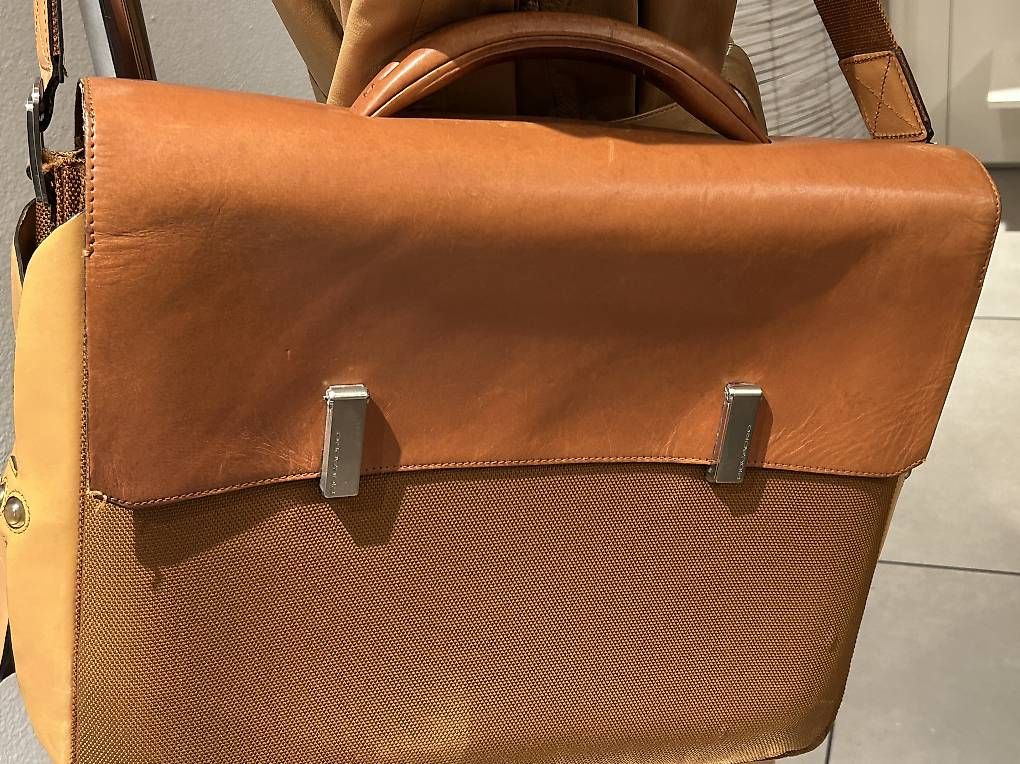 Borse: Borsa 24 ore PIQUADRO – Usato da Cugnasco venduto da dilan1