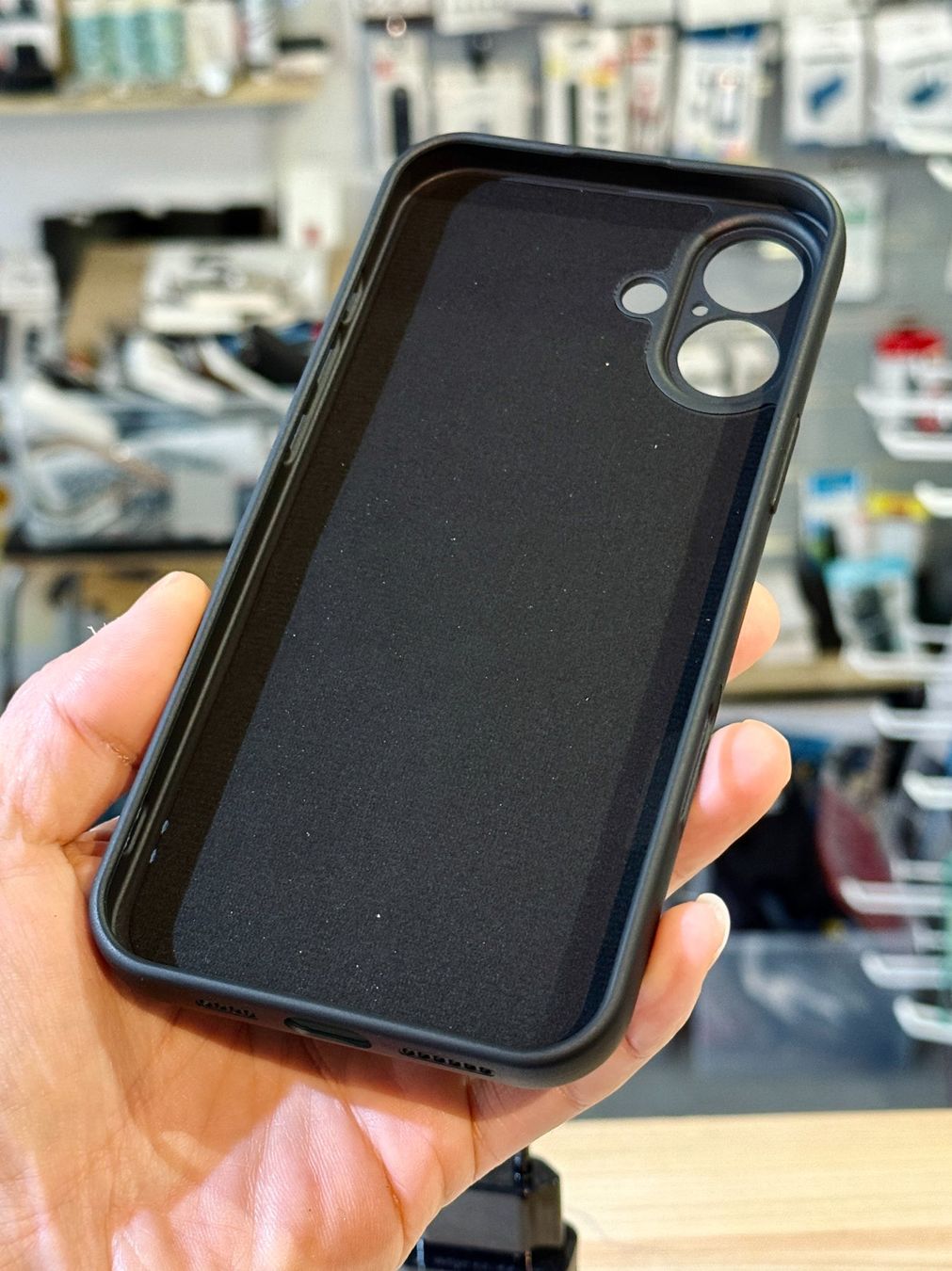 Cover & Protezioni schermo: iPhone 16 (16 plus) - coque silicone avec magsafe – Nuovo e nell'imballaggio originale da Morges venduto da DigiAC 2