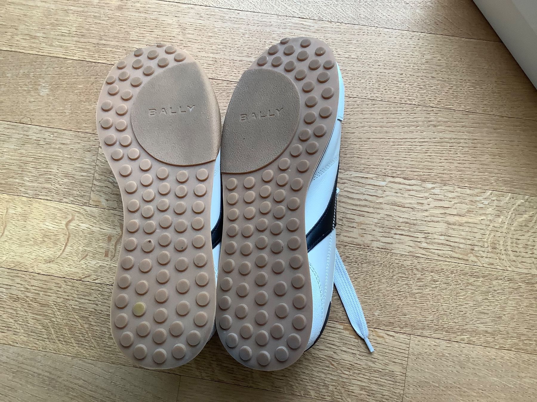 Bally Scarpe da donna: Bally Sneakers Sonney , 39 creme schwarz – Usato da Zürich venduto da Fkili 4