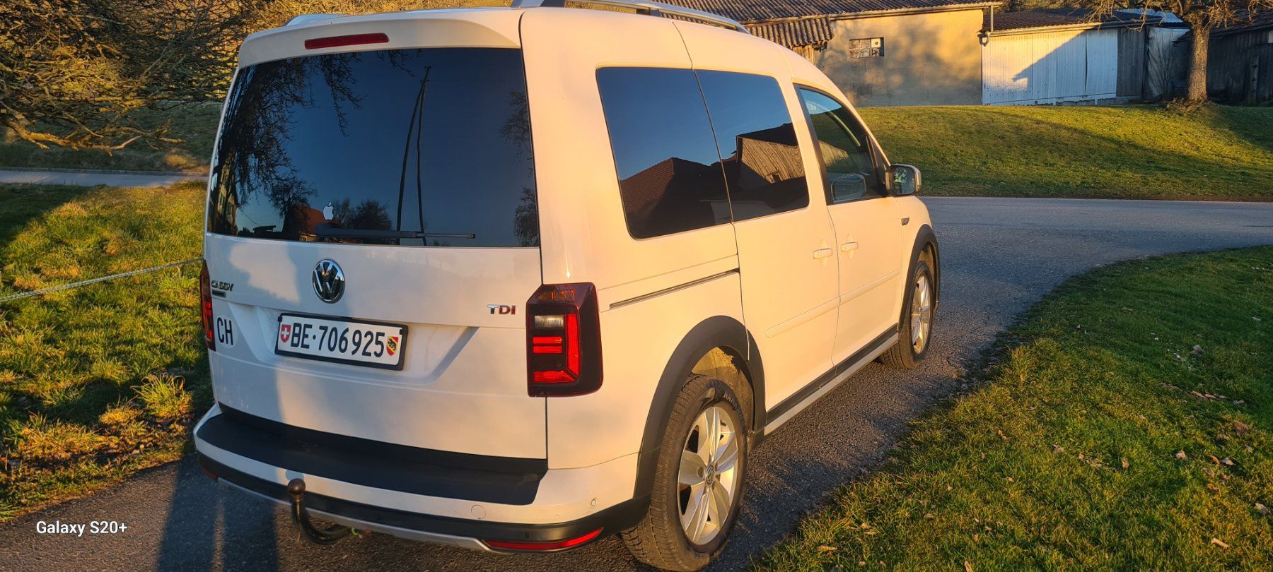 VW Automobili: VW Caddy Alltrack Diesel DSG TOP – Usato da Worb venduto da Werich 3