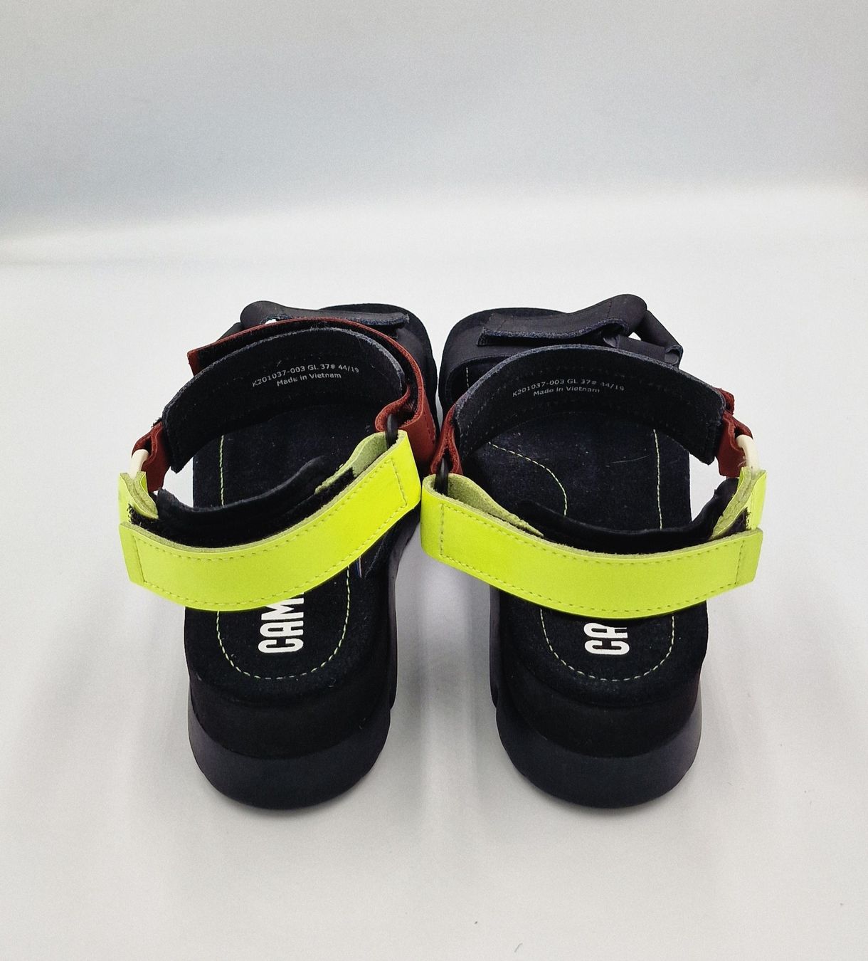 Camper Scarpe da donna: Camper Sandalen Damen Leder Multicolor Gr. 37 – Usato da Affeltrangen venduto da Szafaoli 2
