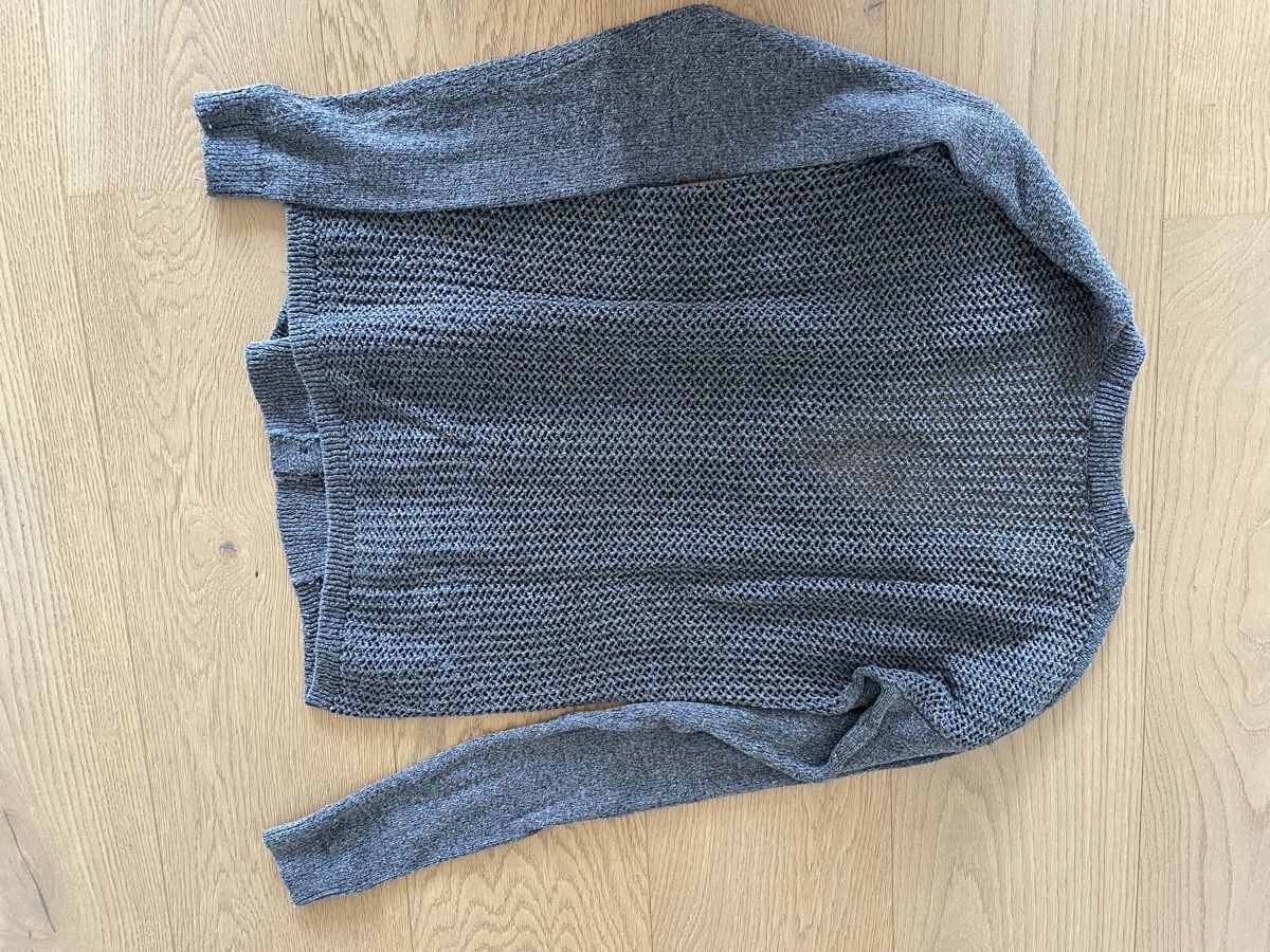 Hollister Boleros: Damen Strickjacke grau Grösse XS – Gebraucht aus Gümligen von ani_c7v6 1