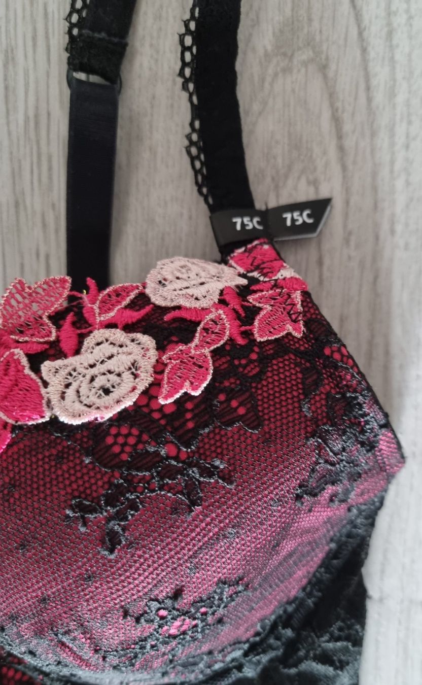 Altra biancheria intima: Guêpière bonnet 75C, taille 36 – Usato da Grand-Lancy venduto da Evelyne010 1