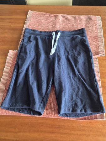 H&M Shorts, Grösse 134, Dunkelblau.