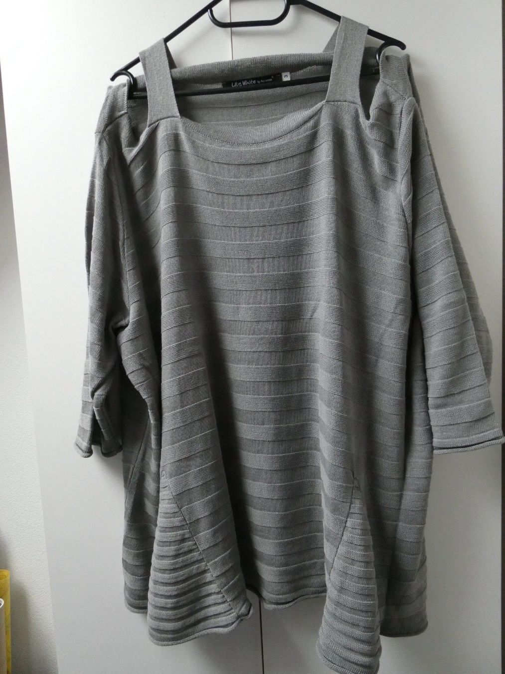 Maglioni & Felpe: Pullover grau-olive, Gr. ca. 48 – Nuovo (secondo la descrizione) da Thierachern venduto da danyely67