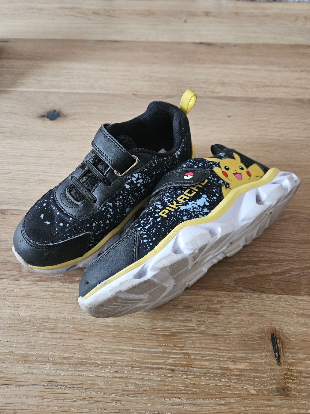 Scarpe per ragazzi: Pokemon Schuhe Grösse 32 – Usato da Brittnau venduto da Ro-Sa1902 1