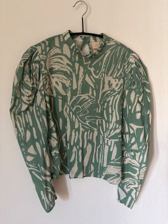 Bluse H&M grün gemustert Grösse S sehr guter Zustand