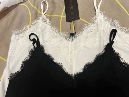 Alles muss weg 2 Tops mit Spitzen xs/s
