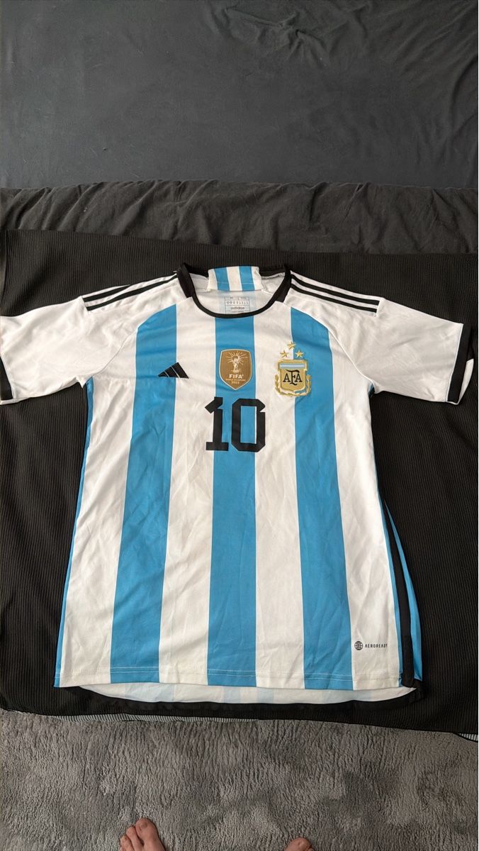 Adidas Maillots de corps & Pantalons: Argentinien MESSI Trikot Grösse M – Neuf (Voir description) à Basel par Muchachoo
