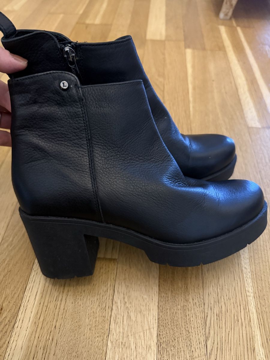 Damenschuhe: Leder Schuhe LaSocki – Gebraucht aus Urtenen-Schönbühl von eld_bjd8