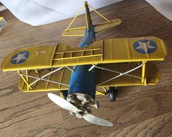 Doppeldeckers im Retro Militärsflugzeuge Metallmodell