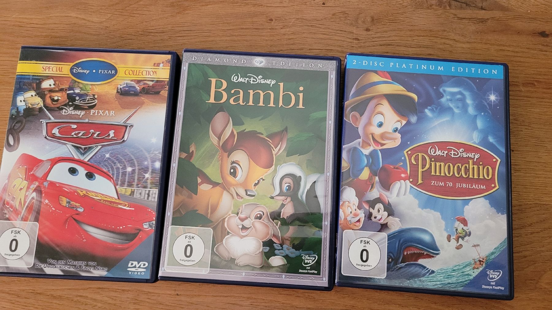 Tutti i DVDs: 3 Kinder DVD – Usato da Lyss venduto da Infinia