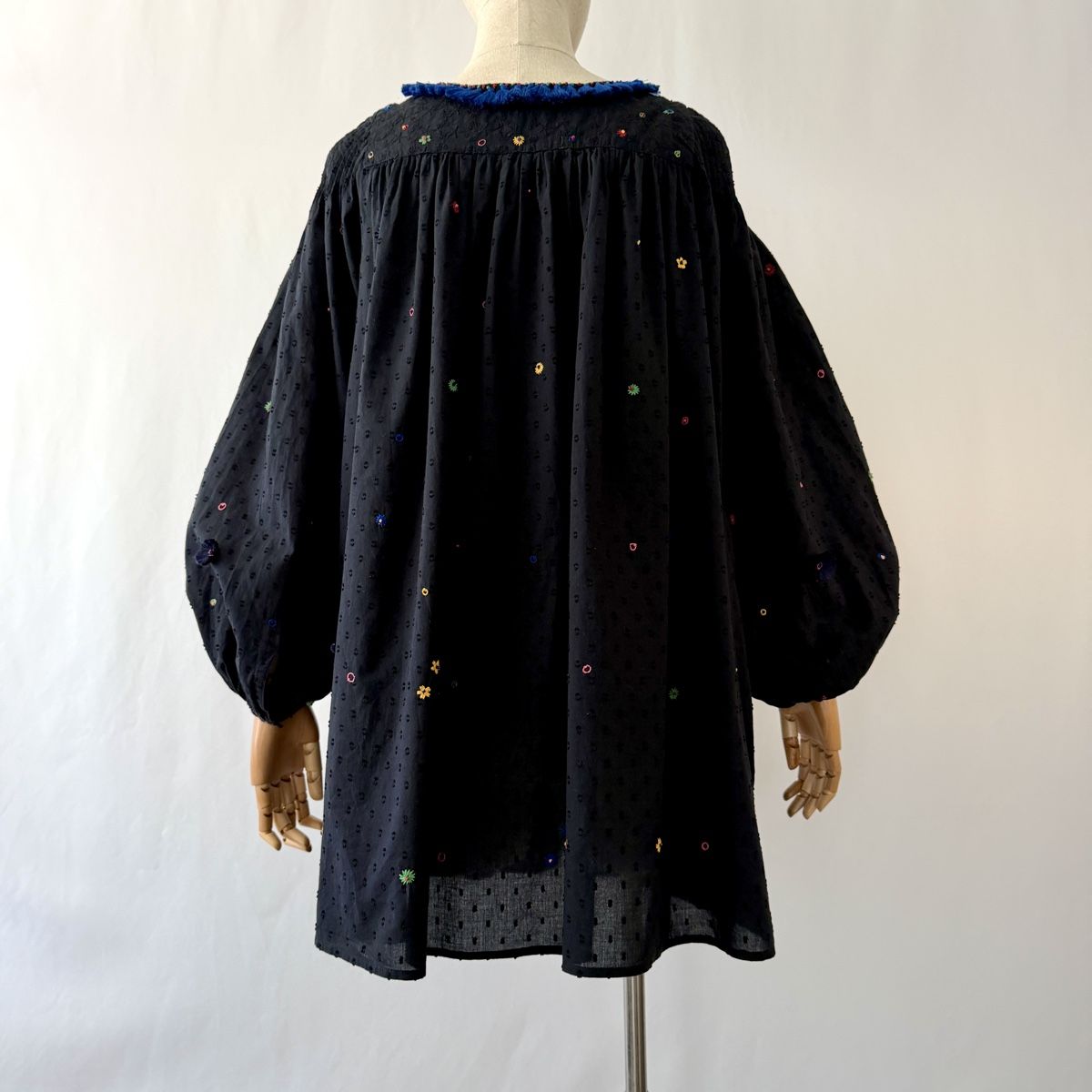 Kleider: Thierry Colson Embroidered Cotton Dress – Neu (gemäss Beschreibung) aus Emmen von Colette-Juliette 5