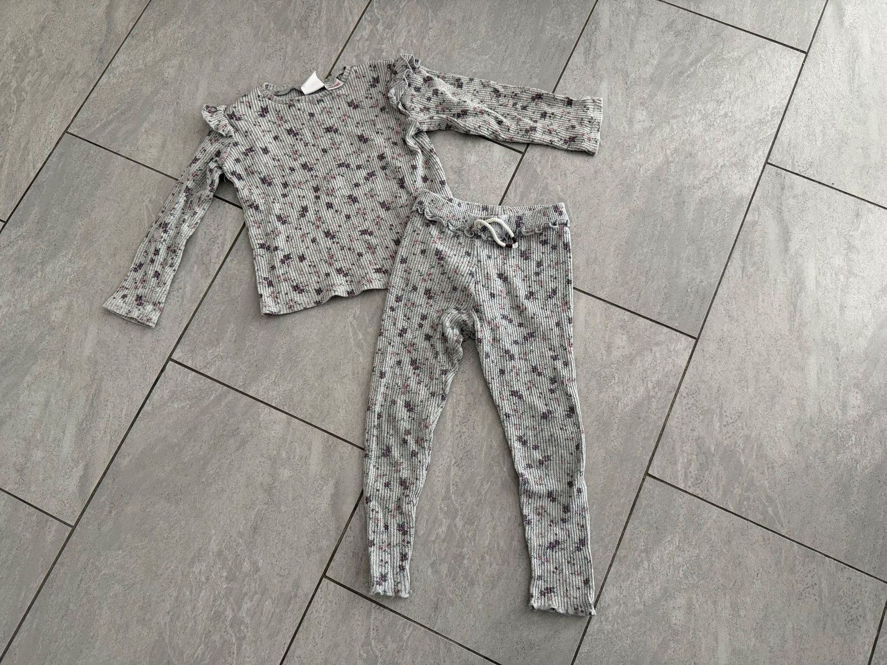Zara Lotti & Set di vestiti: Set - Pullover/Hose - Grösse 110 - ZARA – Usato da Bülach venduto da Loredana13