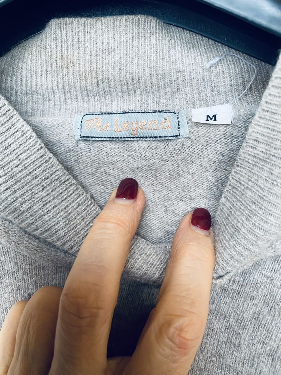 Pullover & Sweatshirts: Pull-over The Legend M Envoi possible/Versand – Gebraucht aus Belmont-sur-Lausanne von chu_vxf5 1