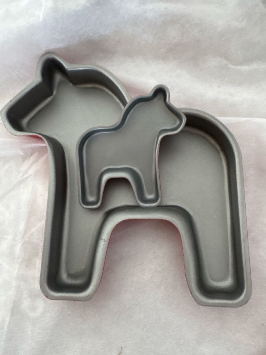 Ikea Backformen: IKEA Backformen Dala-Pferd Set rot  – Gebraucht aus Lotzwil von Tgdromad 5