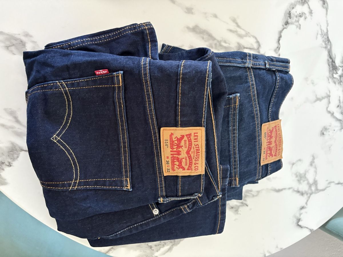 Levi's Jeans: Paire de jeans Levi's 514 & 505 – Nuovo (secondo la descrizione) da Mont-sur-Lausanne venduto da Melmel83 1