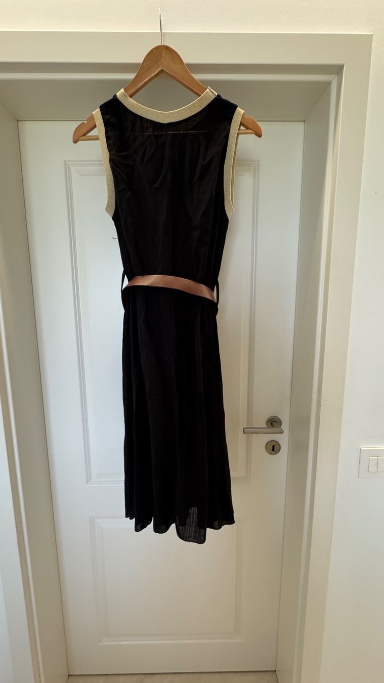 Kleider: Jolie robe noire en viscose – Gebraucht aus giffers von sev_c9x9 1