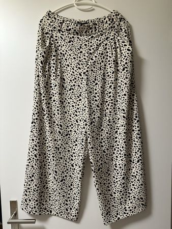 Culotte weiss/schwarz gepunktet Zara Gr. S