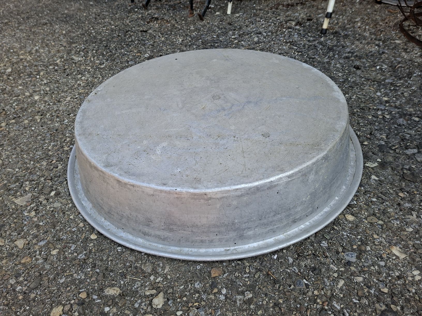 Schalen: Alu-Schüssel 67cm Durchmesser Used – Gebraucht aus Erlach von silvia3235 2
