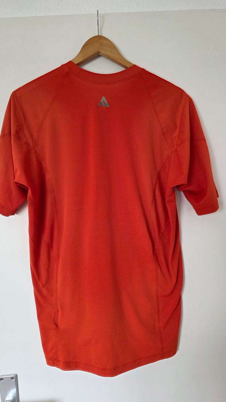 T-shirt: Sportshirt Grösse M – Usato da Dübendorf venduto da Jolenia