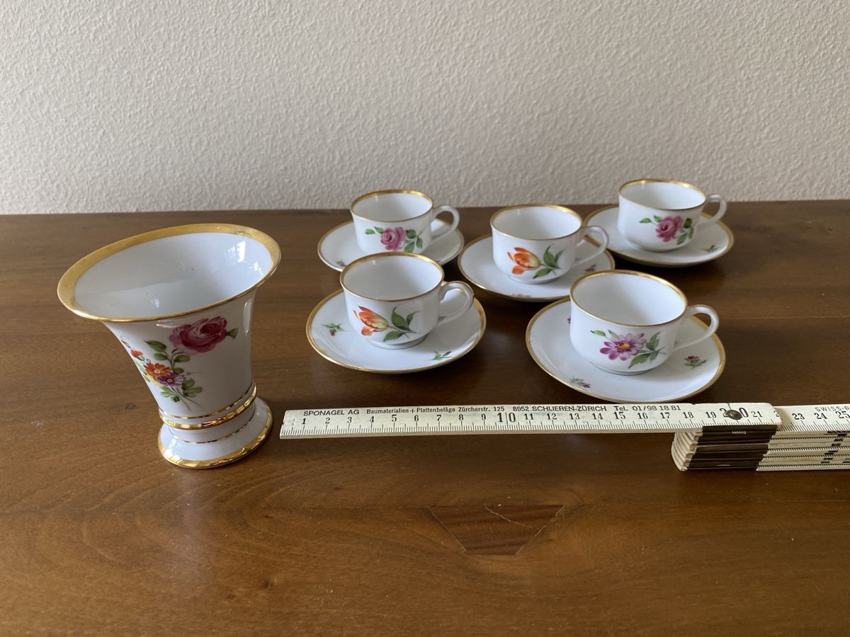 Tazze: 5 handbemalte Kaffeetässchen inkl. Vase – Usato da Luzern venduto da Gustav-33 3