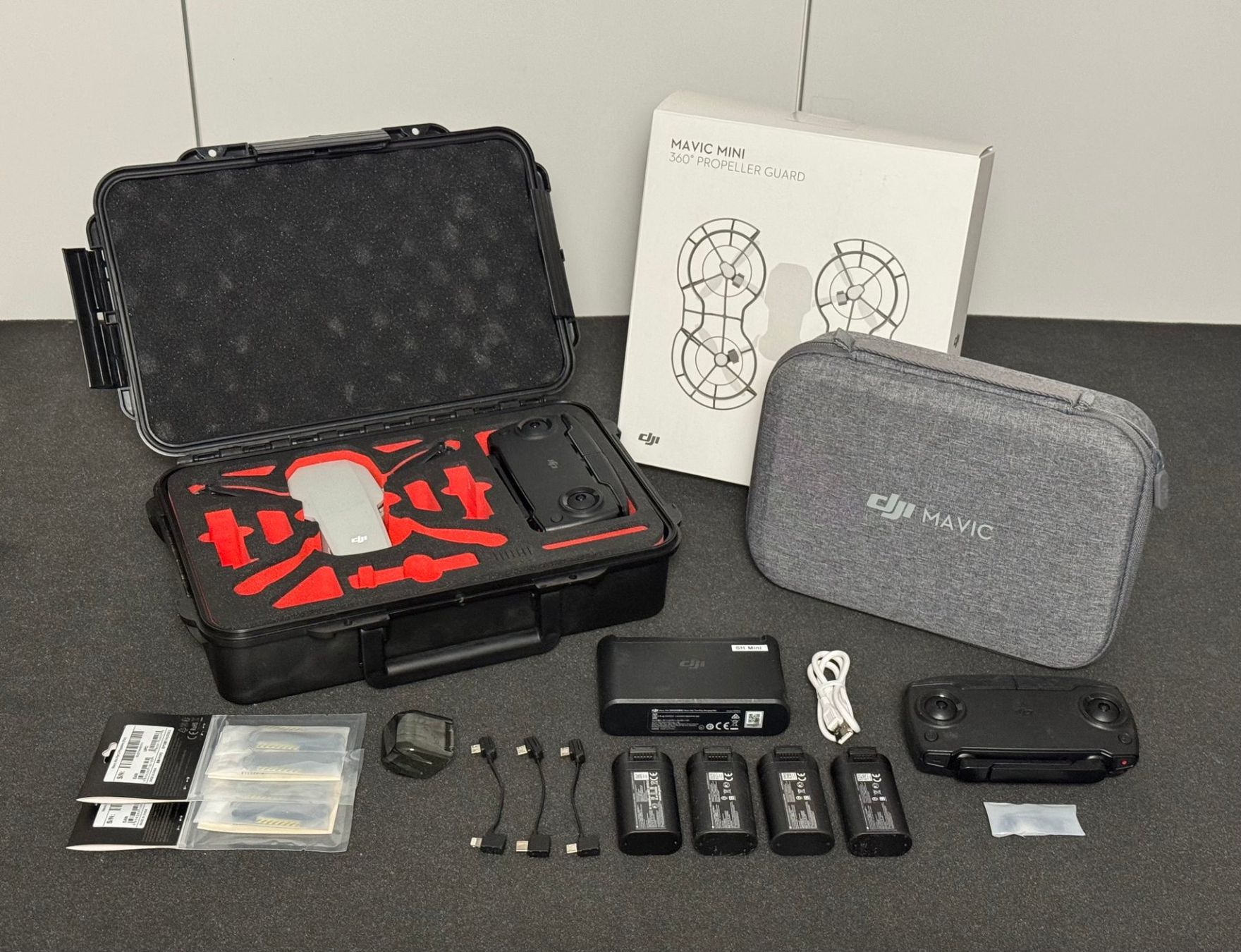 DJI RC Modellbau: Drohne DJI Mavic Mini -  Combo mit 4 Akkus und 2 Controller – Gebraucht aus Zürich von borax02