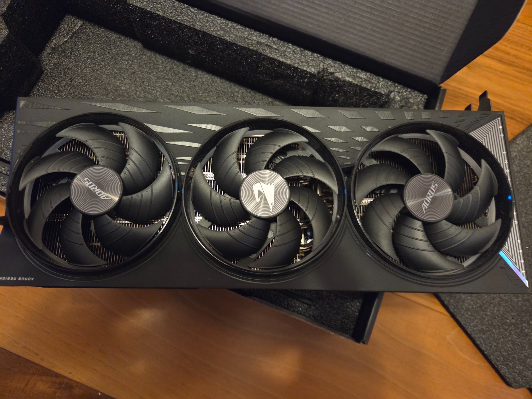 Amd Cartes graphiques: RX 9070 XT Aorus Elite – D'occasion à Oberriet SG par aagraber 3