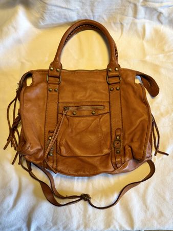 Handtasche / Umhängetasche / Italien / Fashion / Mode
