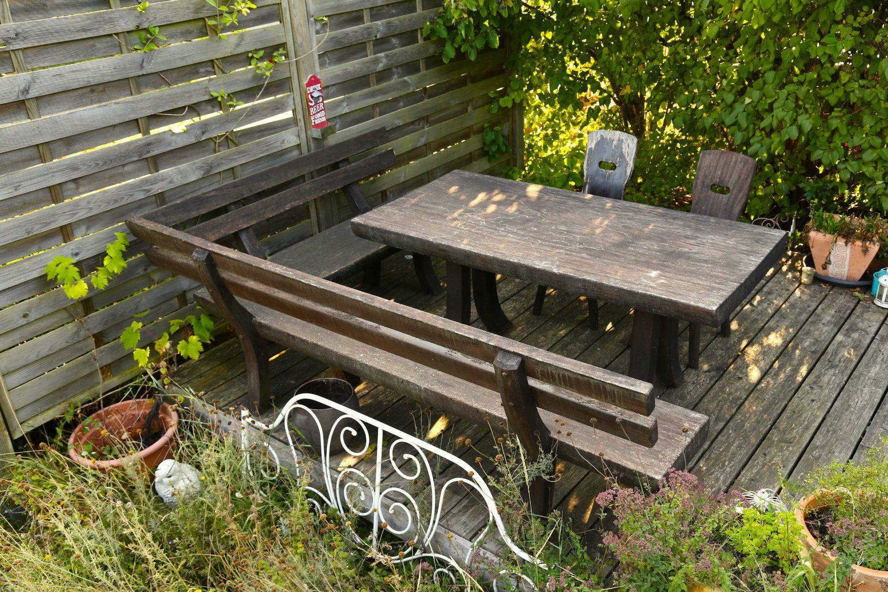 Set de table et chaises: BAUMSTAMMTISCH mit Eckbank und 2 Stühlen. – D'occasion à Kirchberg BE par toviba 1