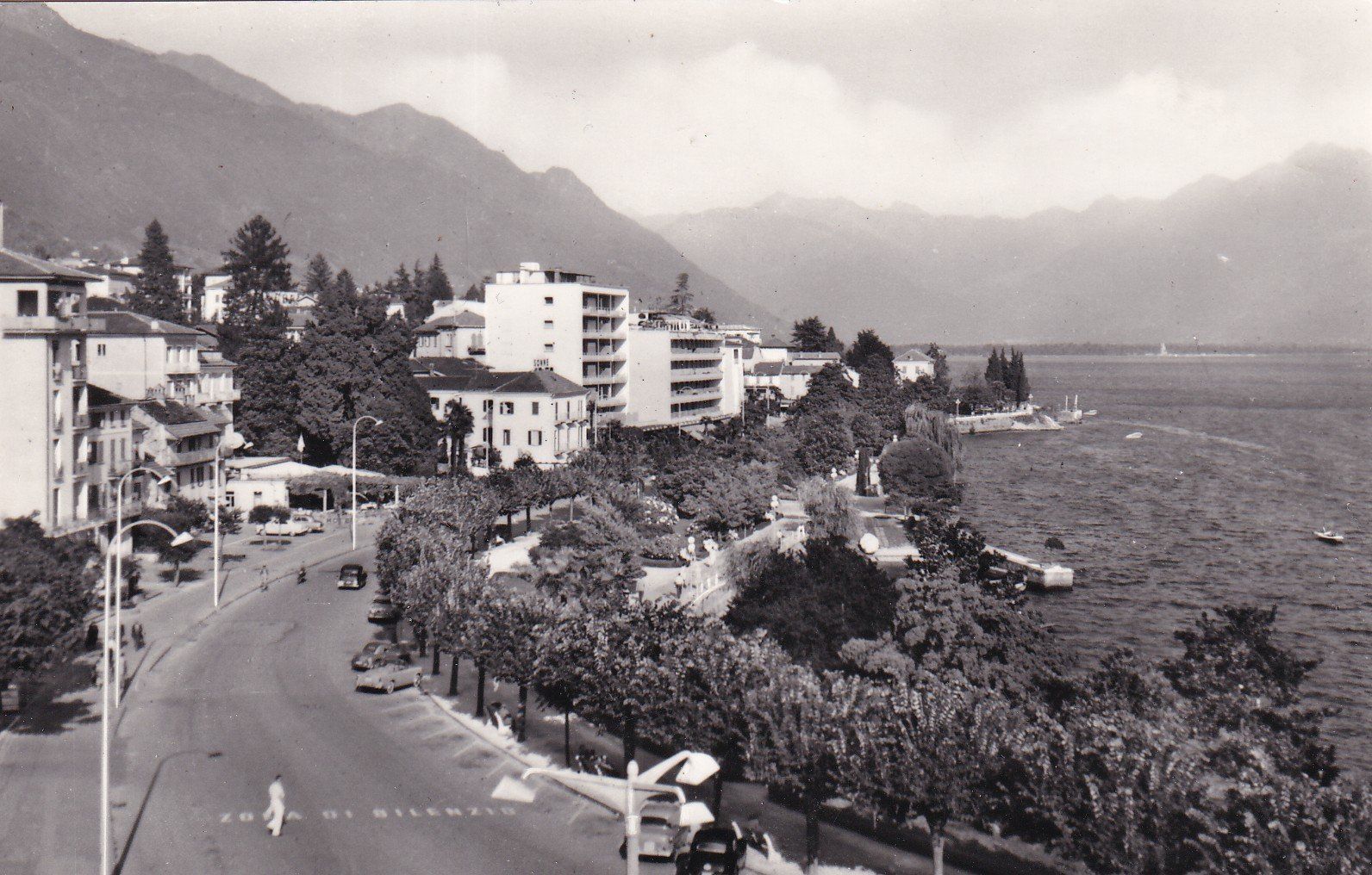Cartoline postali: Locarno - Lungolago – Usato da Cormoret venduto da Pascalll2001