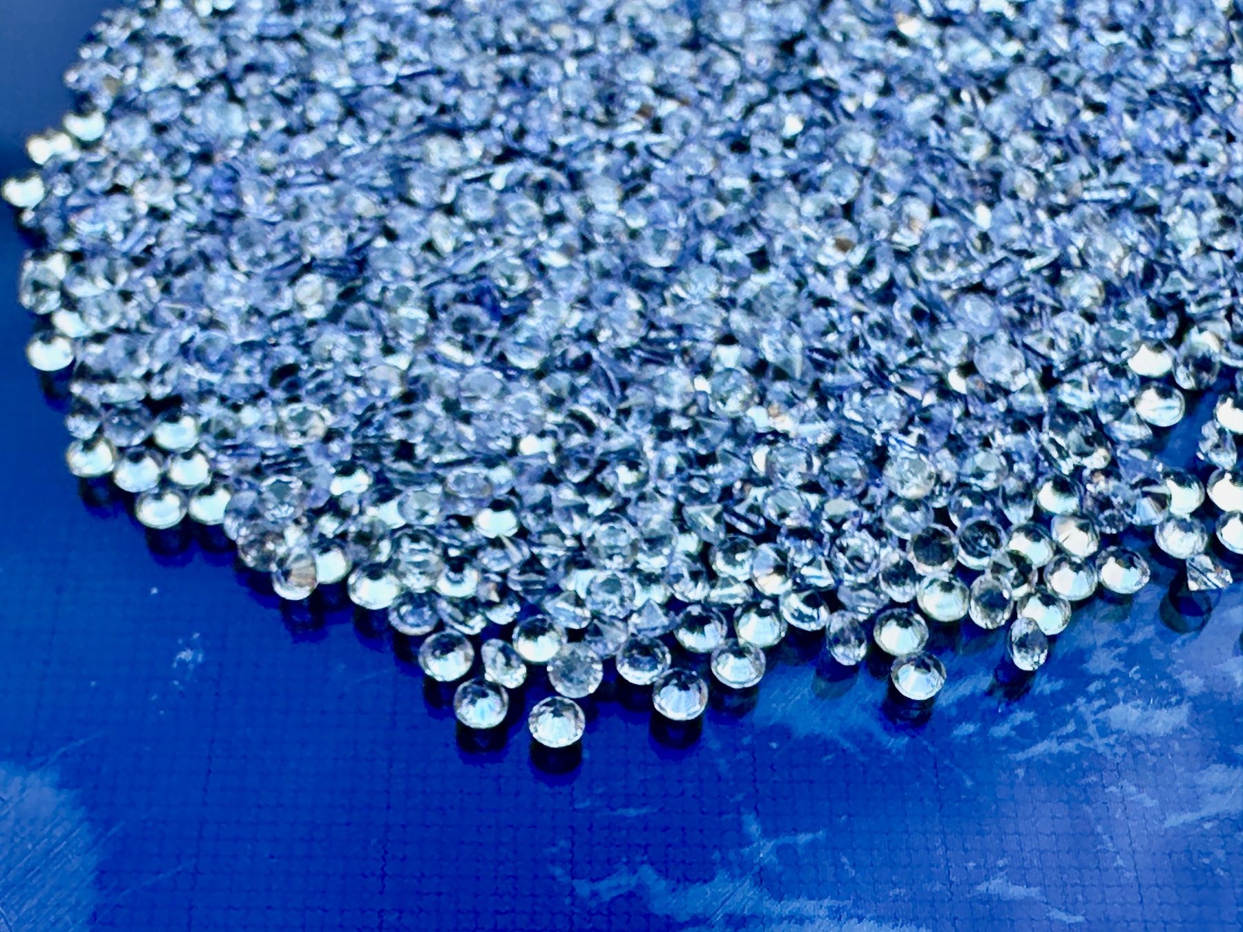 Pietre preziose: 100 St fein Facettiert geschliffene Tansanit  Pointer 1,5 mm – Nuovo (secondo la descrizione) da Langenthal venduto da Seelenfreunde 6