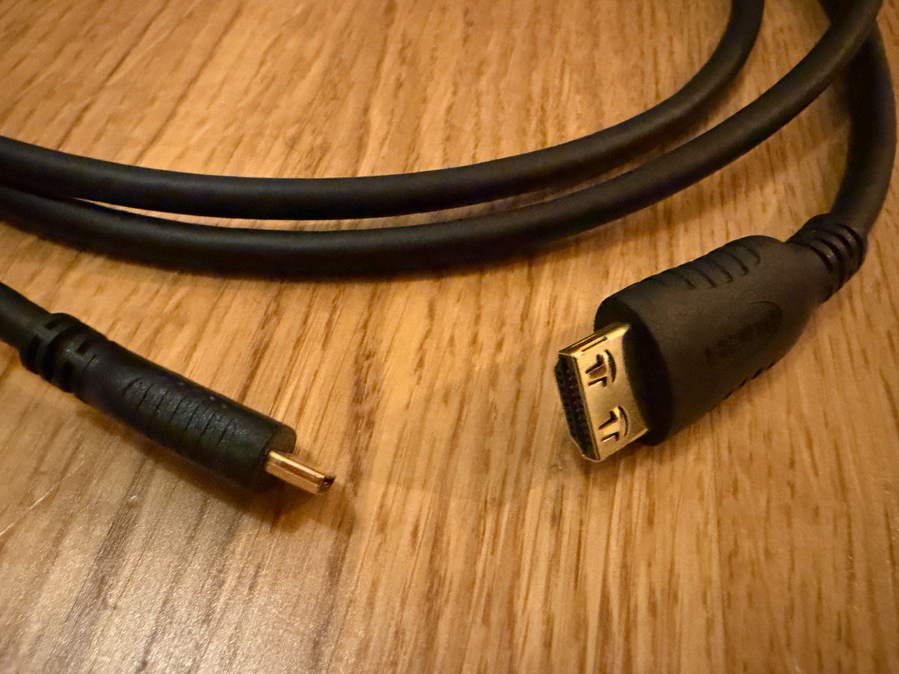 Adattatori: Adapterkabel HDMI zu Mini-HDMI Länge 2m – Usato da Basel venduto da durelm 1