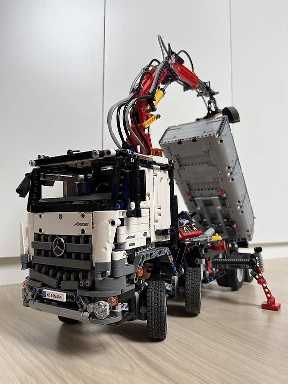 Lego Kit di costruzioni: LEGO technic Mercedes-Benz Arocs – Usato da Breitenbach venduto da val_6vfq